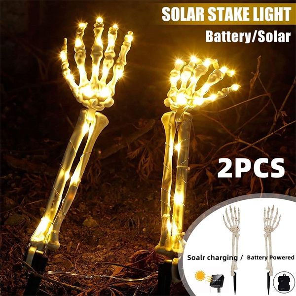 Gartendekorationen 2 Stück Skeletthand Solarlicht Outdoor beleuchtete Armpfähle Glühende Schädelhände Halloween Dekor Rasenlampe 220915