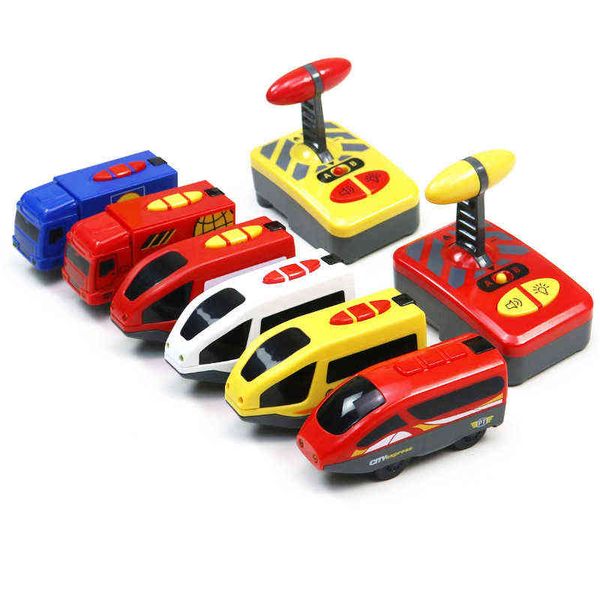 Diecast Modellautos RC Zug Set mit Wagen Sound und Licht Express Truck FIT Holzschiene Kinder Elektrospielzeug Kinderspielzeug 0915