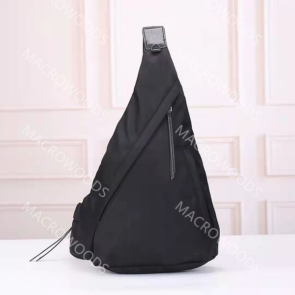 Bolsas de ombro de luxo Bolsa de peito de lona à prova d'água Fanny Pack for Men Unisex Bag casual Bag Lady Designer Satchel Leather Parachute Fabric Triangle Logo Purse