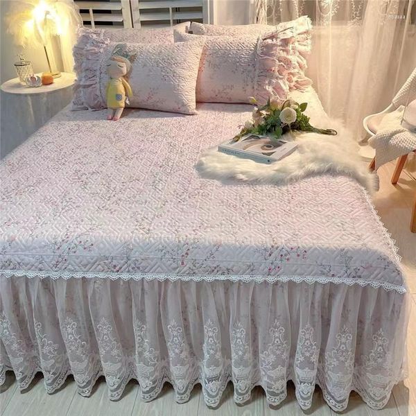 Saia da cama 1/3pcs luxo floral princesa de cama algodão acolchoado de renda de argola de pavilhas de colchão capa de colchão de travesseiro nórdico Tamanho nórdico