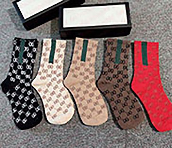 Designer-Socken für Herren und Damen, fünf Paar, luxuriöse Sport-Winterabweichungen, Mesh-Buchstabe, bedruckte Socken, Stickerei, Baumwolle, Mann und Frau, mit Box