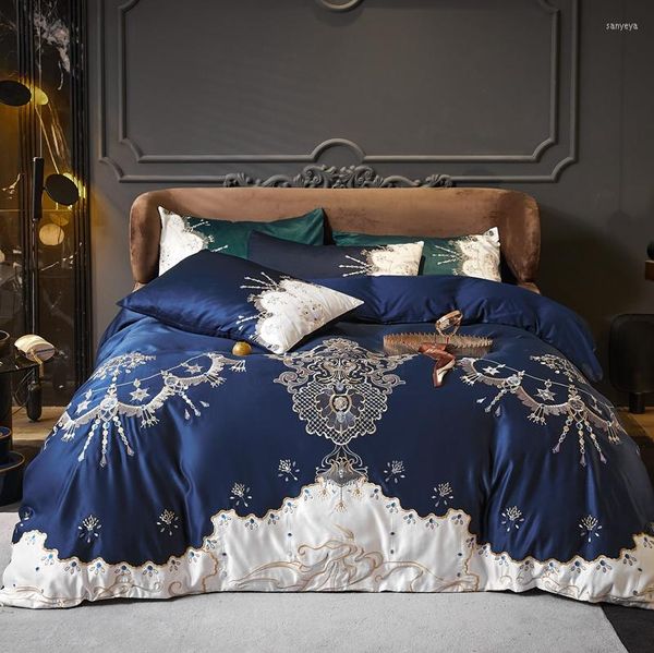 Set di biancheria da letto Raso ricamo in stile europeo di lusso e cotone 4 pezzi Set trapunta / copripiumino Lenzuolo o federa aderente