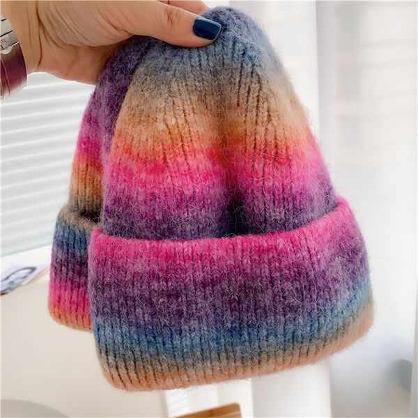 Beanieskull Caps Ins Rainbow Winter вязание шляпы для женщин теплый кролик меховой шляп самка корея градиент галстук.