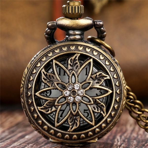 Alte Mode Uhr Kleine Ausgehöhlte Blume Fall Männer Frauen Quarz Analog Taschenuhr Halskette Kette Geschenk