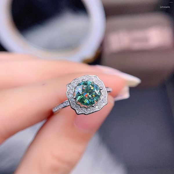 Cluster Rings Brand 1.0 CT Green Moissanite Diamond Ring VVS1 Clarity GIA Crea lo stile di fidanzamento delle donne Boutique di gioielli di lusso