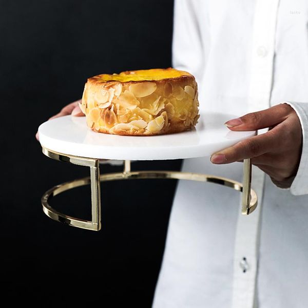 Portaoggetti da cucina Espositore per torte in marmo nordico Vassoio per frutta pasticceria Tavolo da dessert dorato Scaffale per decorazioni per feste di compleanno per matrimoni