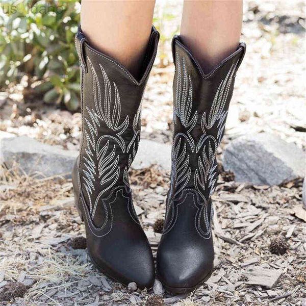 Stivali Western Cowboy Womans per le donne Punta a punta Cowgirl Tacchi quadrati Alti al ginocchio Scarpe retrò Nero Botas Mujer L220920