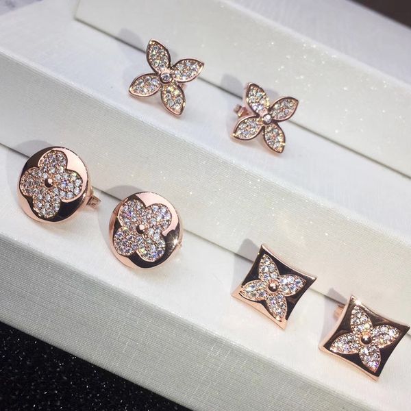 Orecchini a bottone da donna di design Orecchini a forma di quadrifoglio Moda Orecchini a forma di quadrifoglio in oro 18 carati con diamanti quadrati rotondi J230717