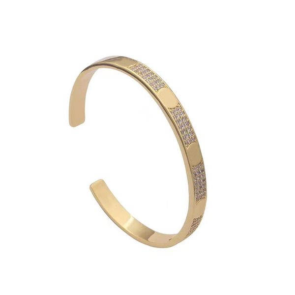 Stilista di lusso Bracciale Gioielli Colore oro Donna Bracciale retrò Fascino squisito Gioielli africani Dubai Eleganti regali vintage per matrimoni casuali di Natale