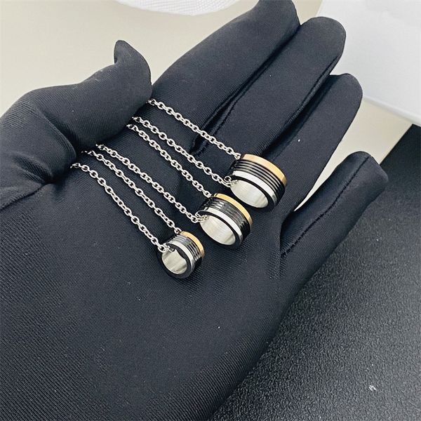 Goldene Halskette für Damen, klobige, versilberte Ketten, Designer-Anhänger, Edelstahl-Schmuck, maßgeschneiderter Damen-Luxus-Modeschmuck, trendiges Weihnachtsgeschenk