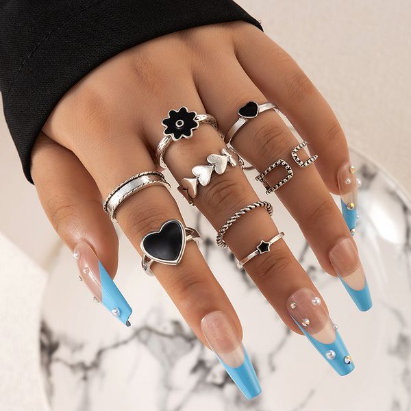 Set di anelli congiunti a cuore nero color argento vintage per ciondoli da donna Fiori in lega di gioielli in metallo Anillo 8 pezzi / set
