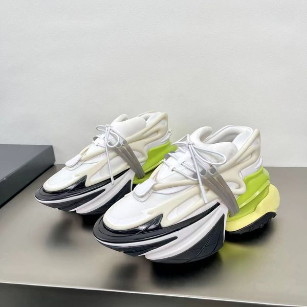 Coppia scarpe proiettili con suola spessa Designer uomo Tessuto Lycra Classica donna scarpa spaziale ammortizzante Sneaker in morbida pelle impermeabile Distribuzione con scatola misura 35-45