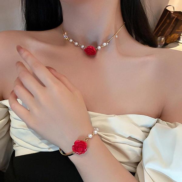 Collane con ciondolo Collana di perle barocche retrò con fiore di rosa Girocollo farfalla lucida romantica per gioielli da donna per feste di matrimonio