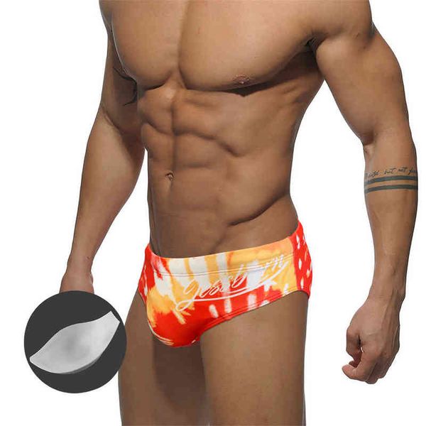 Mannen Badmode Nieuwe Mannen Driehoek Badmode Met Push Pad Mode Vlam Print Europa Amerika Sexy Zomer Strand Surfen Sport badpak J220913