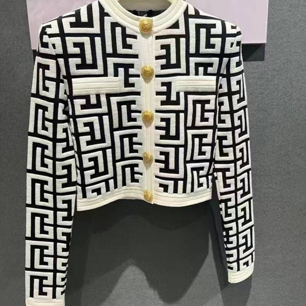 Damenpullover Designer Paris Herbst Schwarz Weiß Pullover Einreihiger Metallknopf Slim O-Ausschnitt Kurz