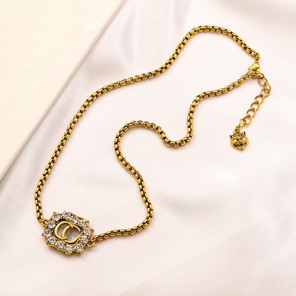 Mai sbiadito Placcato oro 14K Designer di marca di lusso Pendenti Collane Collana in acciaio inossidabile con pendente girocollo Collana con testa di tigre Accessorio natalizio