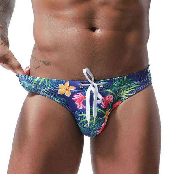 Menina de banho masculina Hot Men Swimming Briefs Sexy Biquíni Swimwear Menwearwear Swims Surf Swimsuit Gay Shorts Menssexi Flor Leopard Swimsuit 2020 J220913