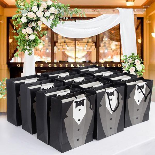 GRESTO GREST 5PCS Sacos de papel Padrão de roupas de roupas no noivo com alça de casamento Bachelorette Hen Favor Favor