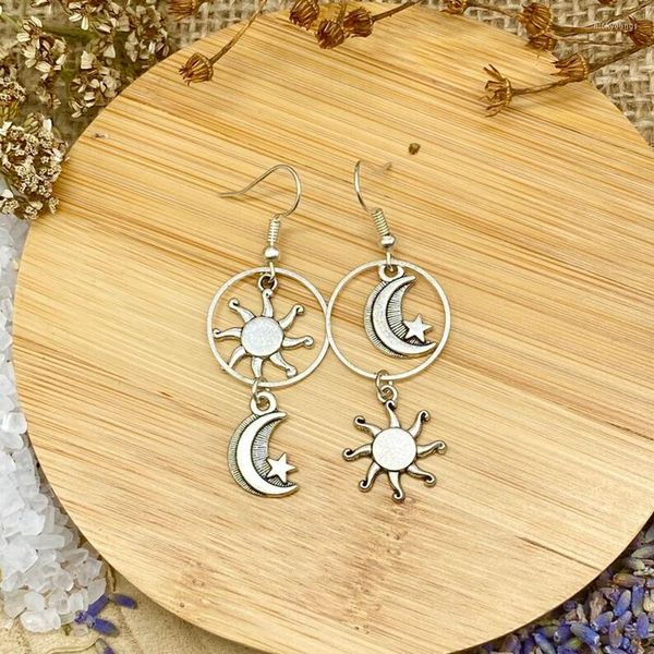 Brincos Dangle Sun Creative Sun e Moon Star Pingente Danly para Charm Fairy Woman Party Jewelry Presente seus acessórios boho