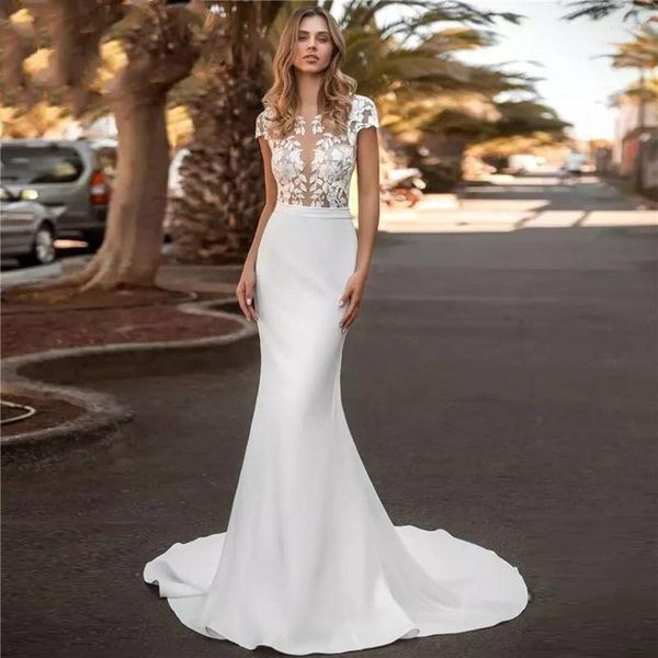 Abito da sposa Elegante abito a sirena semplice 2022 Manica corta Collo alto Illusion Applique in pizzo Raso Sweep Train Personalizzato