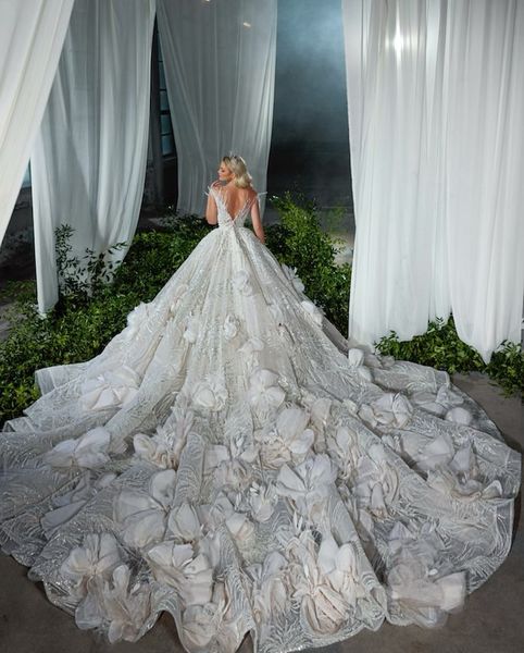 Arabisches Ballkleid-Hochzeitskleid mit großer Blume, Perlenkristall, glänzenden Pailletten, Robe De Mariee, Country-Brautkleider in Übergröße