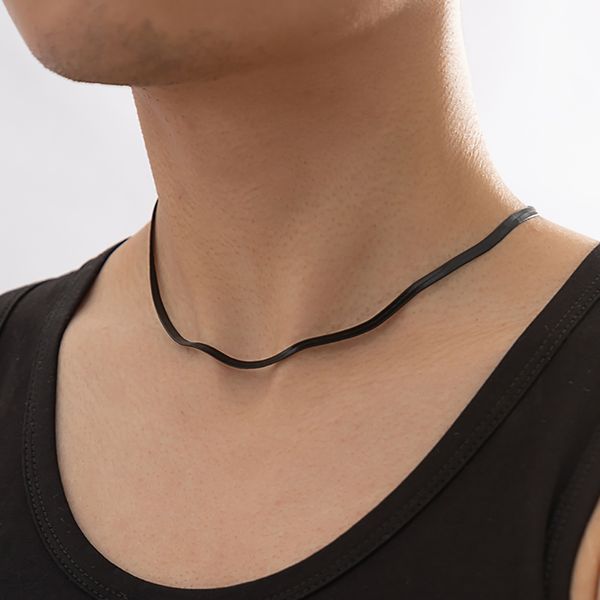 Gargantillas de Metal de Color negro Punk a la moda, collares para hombres, joyería creativa, accesorios simples para el cuello, cadena de clavícula, deporte de fiesta