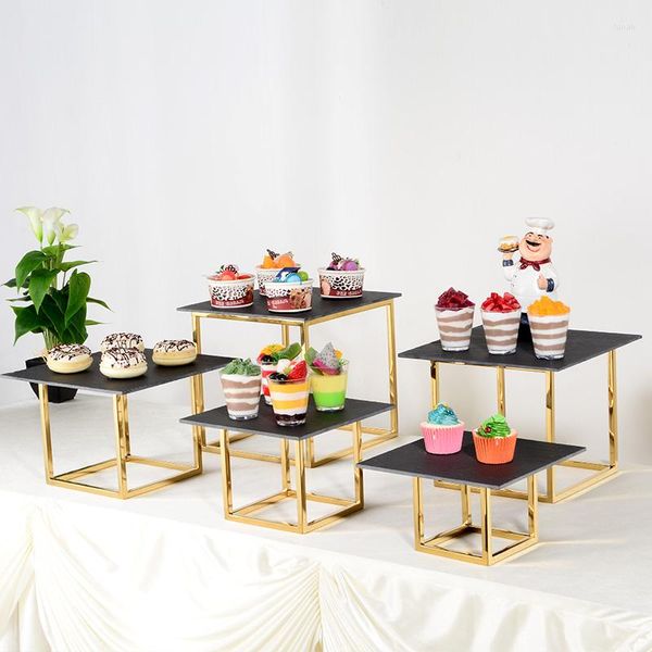 FESTIDA RATURA DE FERRO DE GOLD RACK com acrílico preto para flores de sobremesa de flores de sobremesas de sobremesas Decoração de banquetes de suporte para buffet buffet buffet