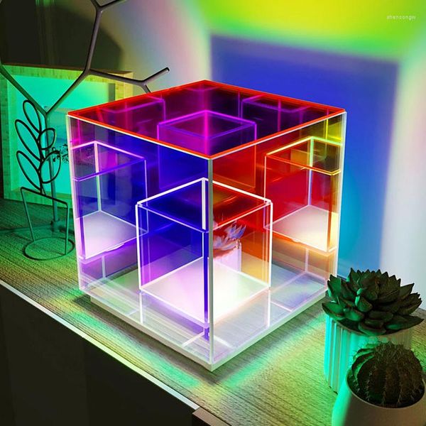 Luci notturne Cubo 3D Scatola di colori Luce Soggiorno Camera da letto Decorazione Atmosfera Piramide Lampada da tavolo creativa in acrilico