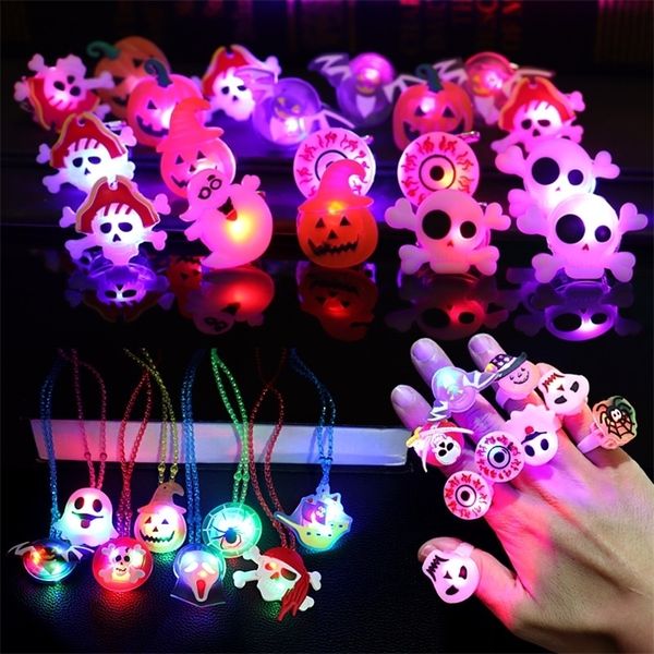 Hundebekleidung 50 Stück Halloween Flash LED Ring Glühender Kürbis Geisterschädel Weihnachtsmann S für Kinder Geschenke Weihnachtsfeier 220921