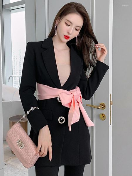 Abiti da donna Primavera 2022 Moda donna Casual Sexy Nero Rosa Hollow Bandage Bow Bottoni Giacca monopetto a maniche lunghe Blazer Femme