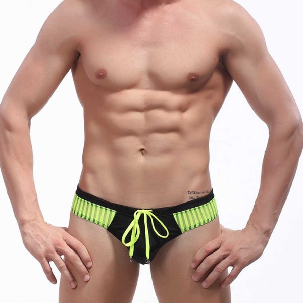 Costumi da bagno da uomo 2021 Nuovi uomini Intimo Maglia Punti di sutura Bikini sexy Europei e americani Perizoma erotico Estate Primavera calda Nuoto Vitello Sport J220913