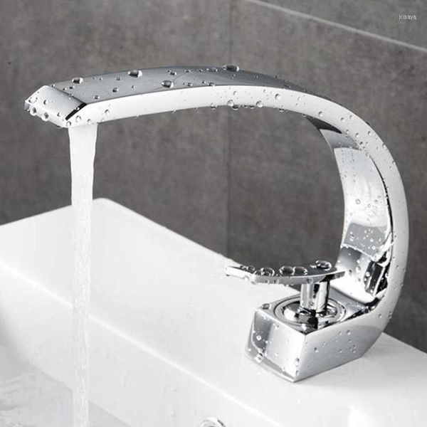 Rubinetti per lavabo da bagno G1 / 2 Curve Design Rubinetto per lavabo Miscelatore per acqua fredda Rubinetto monocomando con accessori per tubi flessibili