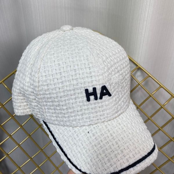Шляпы премиум-класса на осень Модный дизайнер Бейсболка, полная деталей Мужские и женские модели Супер крупные бренды легко сочетаются с игрой в мяч