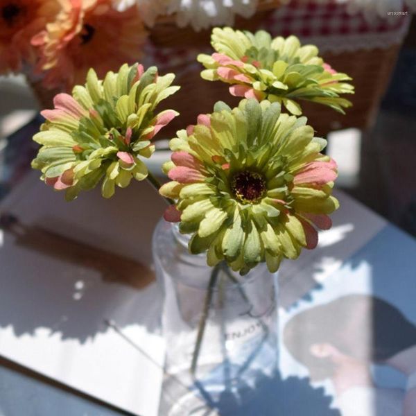 Flores decorativas 1pc Artificial Gerbera Daisy Seda Decoração da casa de seda planta colorida Bride Holding Holding