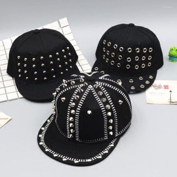 Ball Caps 2022 Yetişkin Hip Hop Punk Rock Tam başlık saplamalar perçinler snapback erkekler bboy serin düz zirve beyzbol şapkaları 55-60cm249r