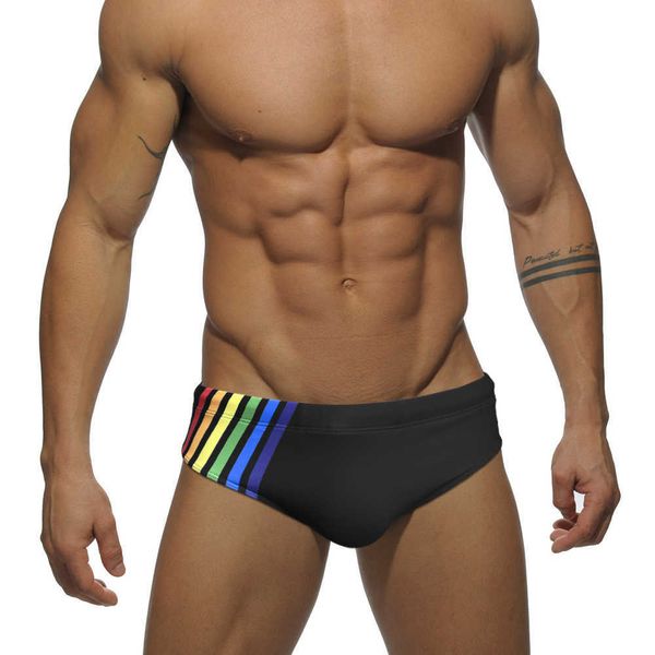 Herren-Badebekleidung, sexy Regenbogen-gestreifte Badebekleidung, europäische amerikanische Mode, Herren-Badehose, schnelltrocknend, Strand-Surf-Shorts, Sport-Badeanzug, J220913