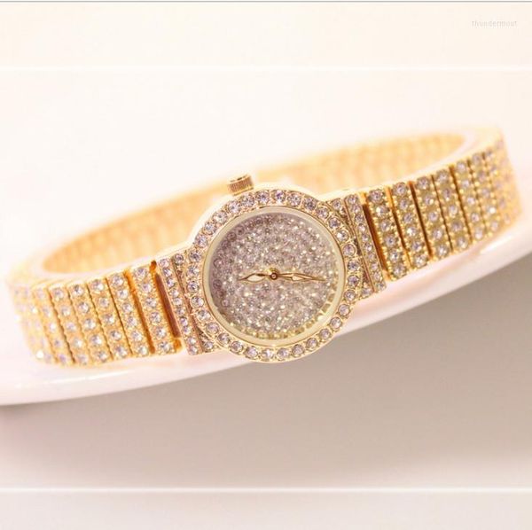 Armbanduhren Tschechische Diamond Uhr für Frauen Luxus Ladies Gold Brand Minimalist Analog Quarz Movt einzigartige Frau ICED Out Out