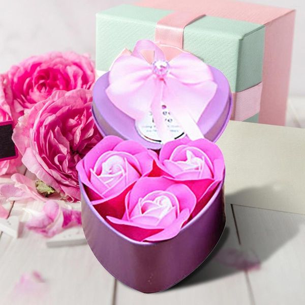 Декоративные цветы 3pcs/Set Soap Rose Artificial Цветочная подарочная коробка в форме души в форме сердца для жены.