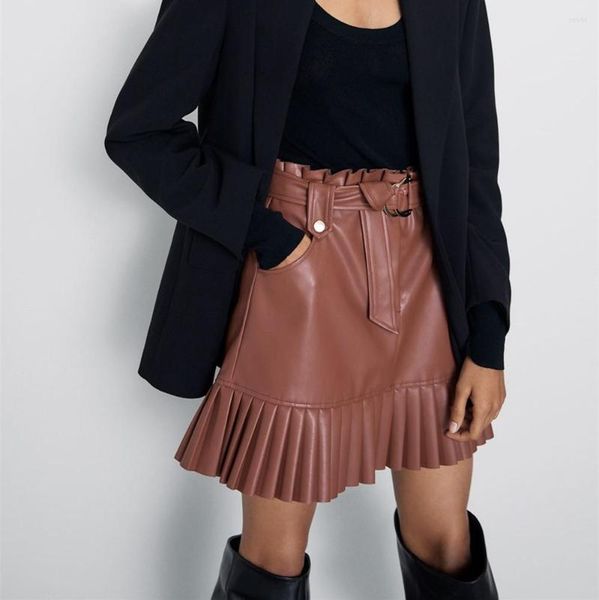 Saias 2022 Trendência da moda de Autumn Women's Wear Pleated Imitation Leather Mini-Step Bolo Skirt