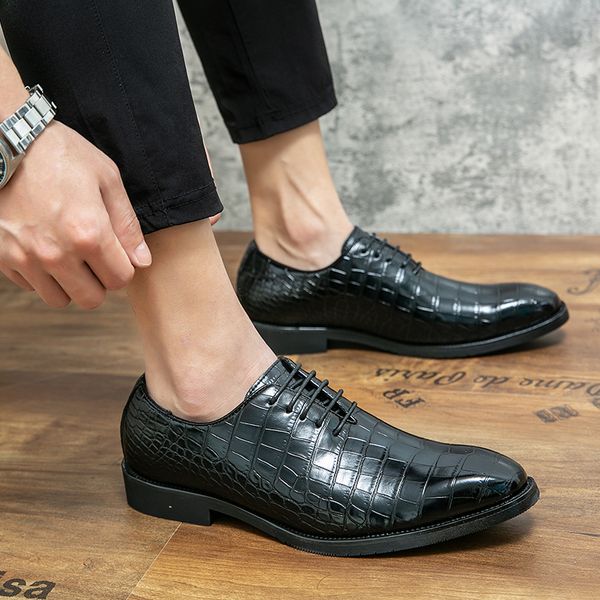 Krokodilmuster Brogue High-End-Lederschuhe Low-Top-Herren schlichte Luxus-Business-Casual-Kleiderschuhe in voller Größe