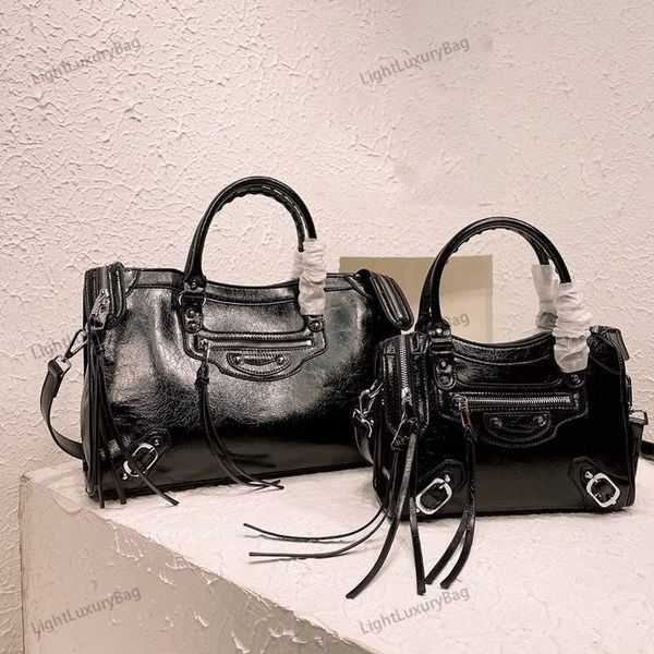 Schwarze Quaste, personalisierte Biker-Tasche, Schultertasche, Designer-Leder-Geldbörse, hochwertige Umhängetasche für Damen, klassische Einkaufstasche der berühmten Marke 220921