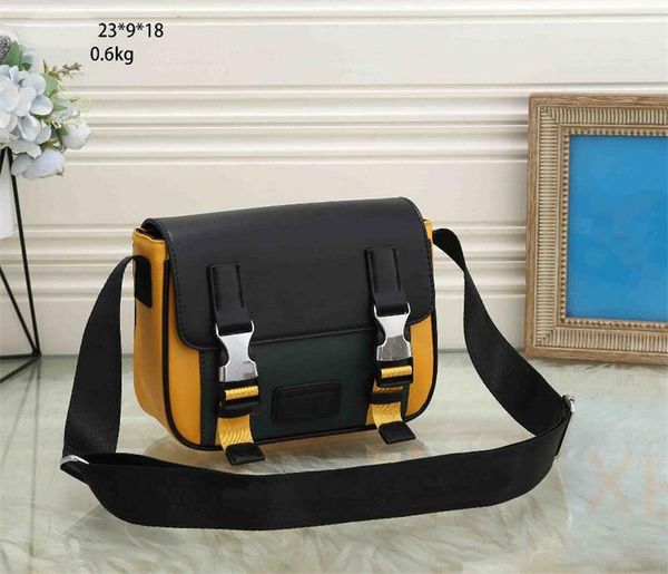 Bolsas masculinas de grife C's CARRIAGE bolsa carteiro LEAGUE Bolsas de ombro crossbody Satchels mochila masculina feminina Carteira quadrada com emenda de PU Retro Hardware Bolsas nubladas