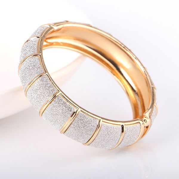 Bling Watermellon Stripe Bangle Bracelete de punho aberto para mulheres Novas coloração de ouro de ouro vintage Partema de casamento de cristal brilhante Glitter Festa de jóias de joalheria de punho de mão