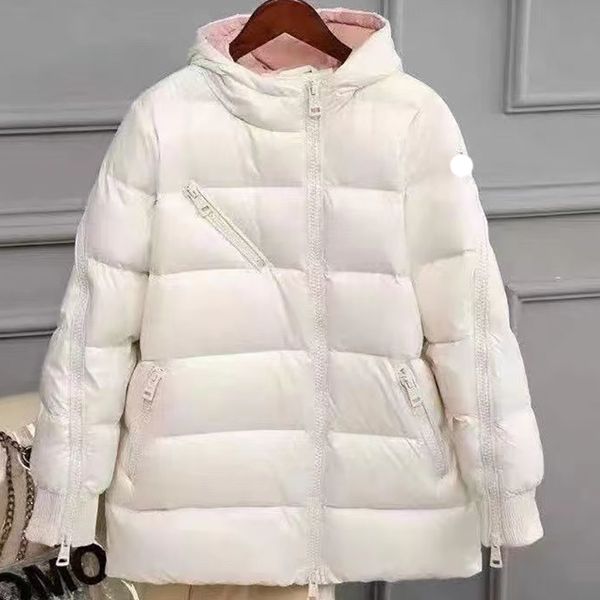 Kadınlar Down Parkas Designer Kadın Gevşek Fit Çapraz Zip A-Line Stand Yakası Kapak Kapşonlu Parlak Şaşkın Rozet Çiftler Aynı Ulus Tarzı Daha Kalın Ekmek Sıcak Üst