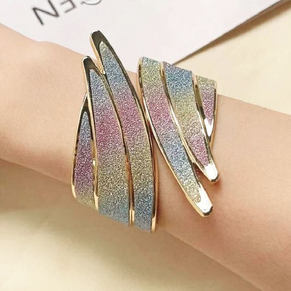 Bling Colorful Wide Wing Bangle Bracciale aperto per le donne New Vintage Gold Plated Glitter Crystal Fashion Wrist Hand Jewelry Regali Tovagliolo Ring Curtain Buckle