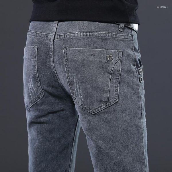 Jeans da uomo Bel stile coreano Uomo Grigio Slim Skinny Man Biker Scratch Designer Stretch Fashion Pantaloni casual Matite