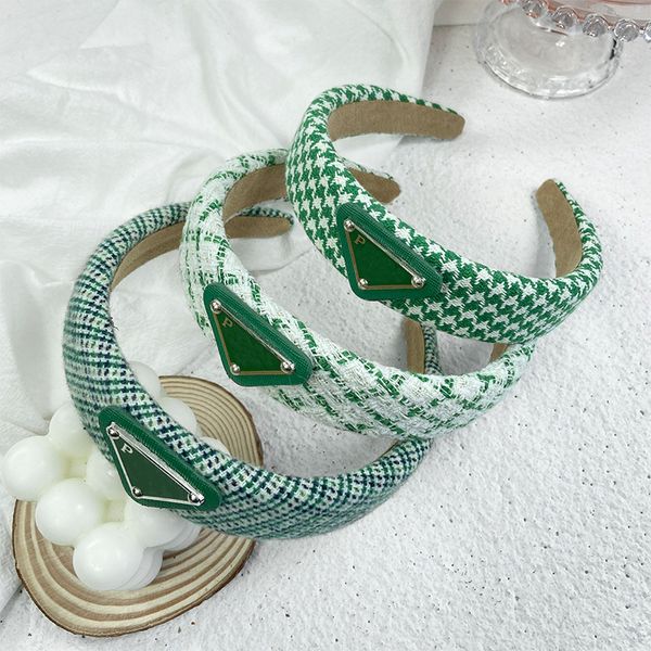 Misto semplice nuovo modello Designer Fasce Boutique Moda Donna Cross Bowknot Bee Hair Hoop Ragazze Design Lettera Pearl Headband Luxury Fashion Accessori per capelli