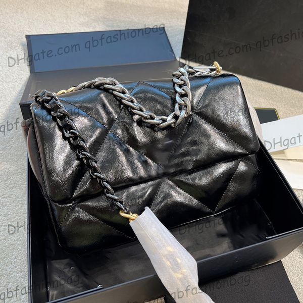 Borse da donna trapuntate in cera d'olio serie 19 Pelle di vitello Piccola catena in argento/oro invecchiato con bracciale Manico a catena Borsa tote Borsa a tracolla Borse di design di lusso 26 cm