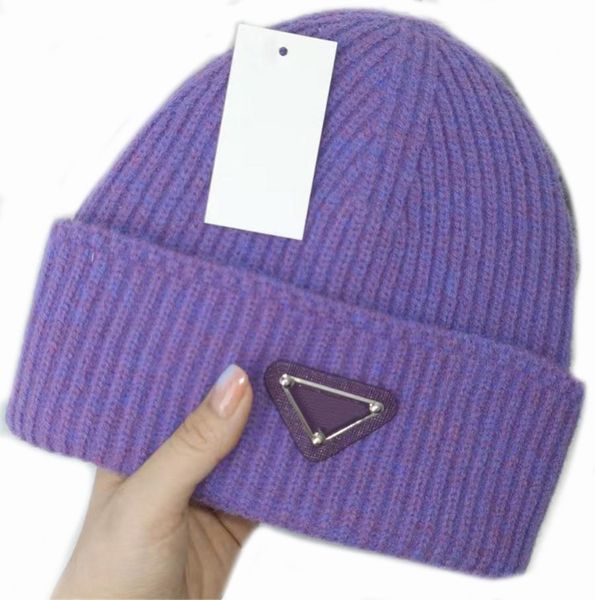 Designer di cuffie lavorate a maglia per donna cappello invernale all'aperto viaggi shopping freddo vento resistente gorras maschio tempo libero stile retrò moderno designer berretto rosa bianco blu pj019