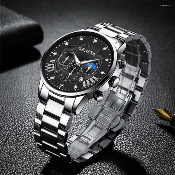 Armbanduhren Mode Diamant Herren Stahlband Uhr Business Fake Drei Augen Sonne Mond Stern Kalender Quarz Herren